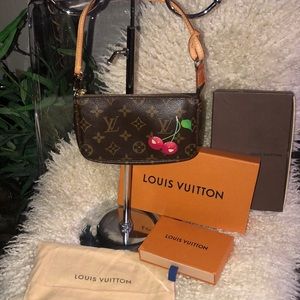 LOUIS VUITTON MINI CERISES POCHETTE